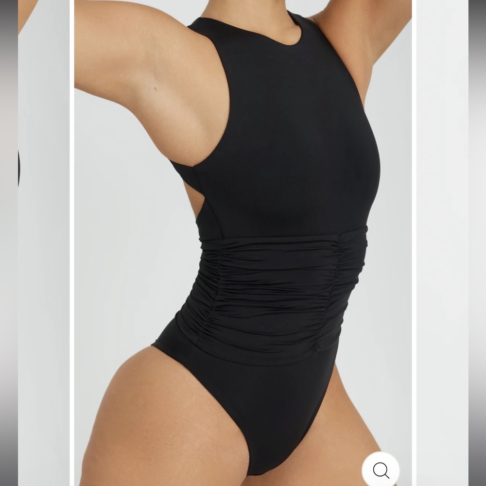 RIOT SWIM NWT Jace One Piece Moderate Coverage - Black - medium